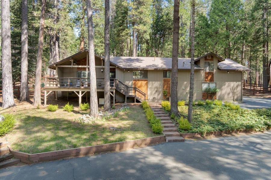 6049 Chickaree LN, Pollock Pines, CA 95726