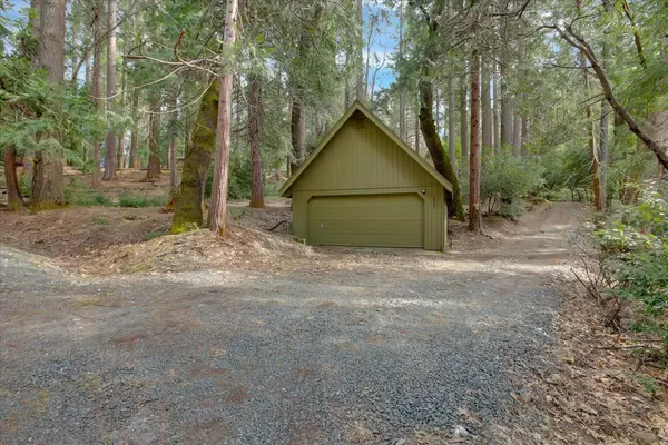 Nevada City, CA 95959,15443 Cascade DR