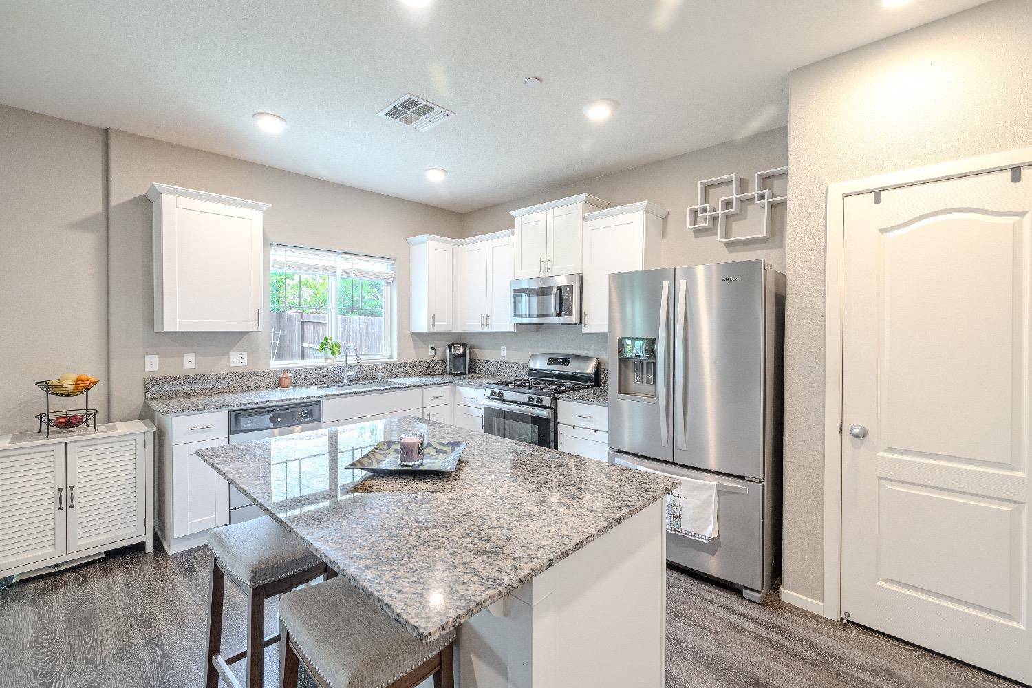 Roseville, CA 95747,2239 Mayhill DR