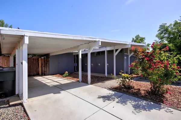 5040 Holyoke WAY, Sacramento, CA 95841