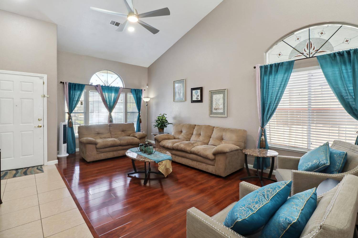 Sacramento, CA 95829,7929 Asiatic Lion CT