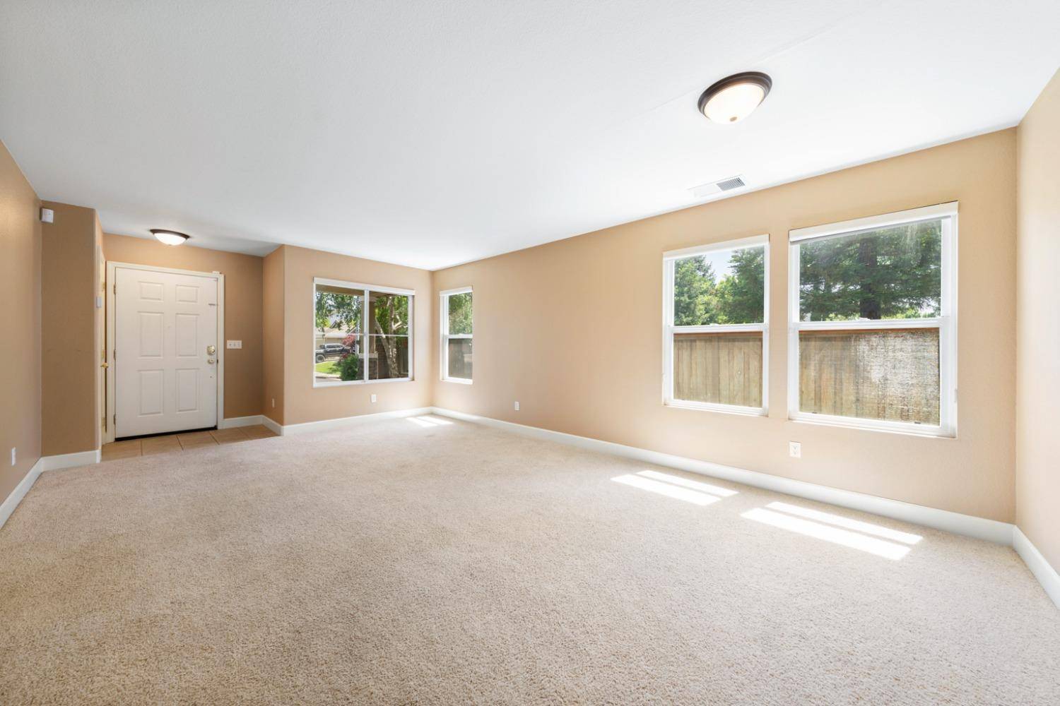 West Sacramento, CA 95691,3182 Pender Island ST