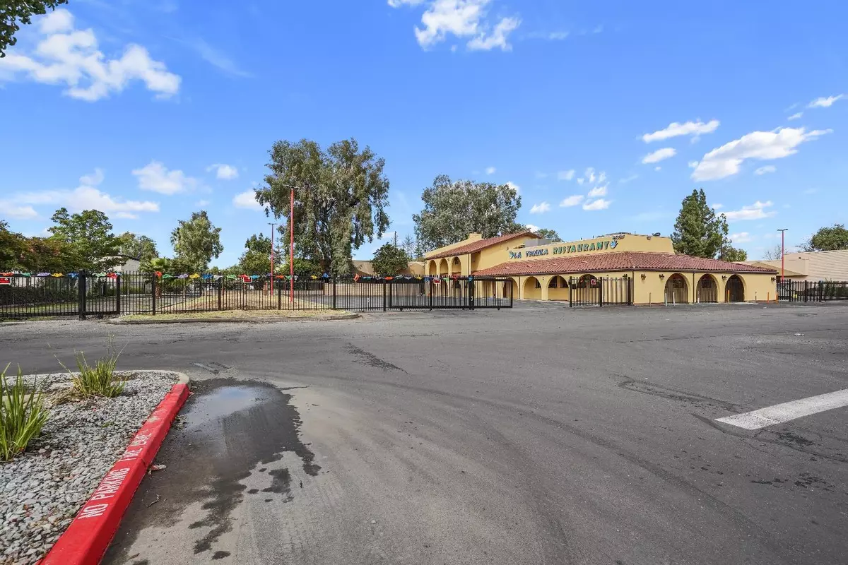 Sacramento, CA 95823,4439 Florin RD