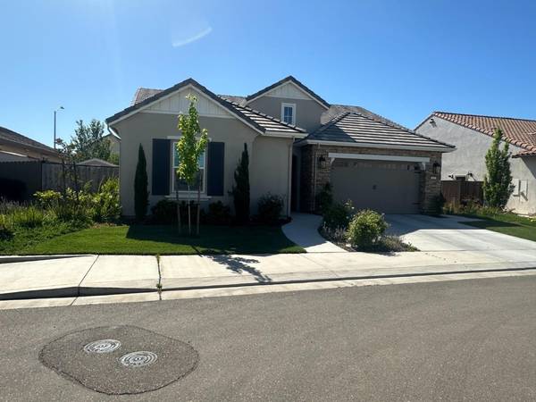 1821 Larkspur Ln, Lodi, CA 95242