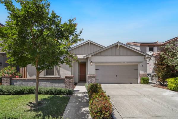 1708 Hoffman St,  Woodland,  CA 95776