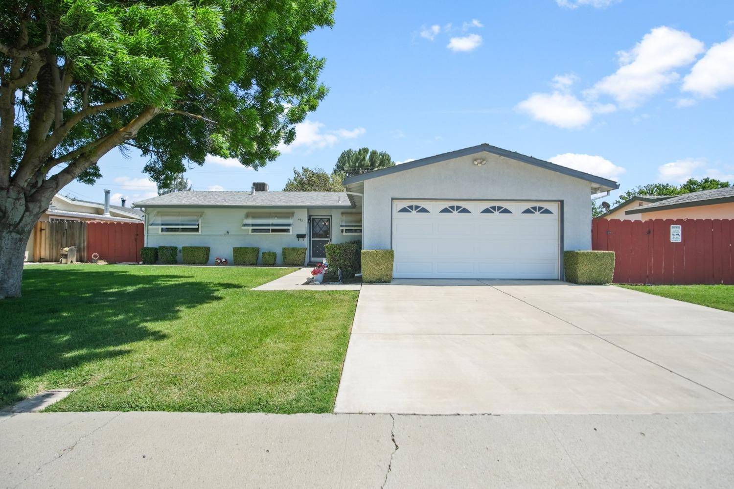 402 Jensen RD, Gustine, CA 95322