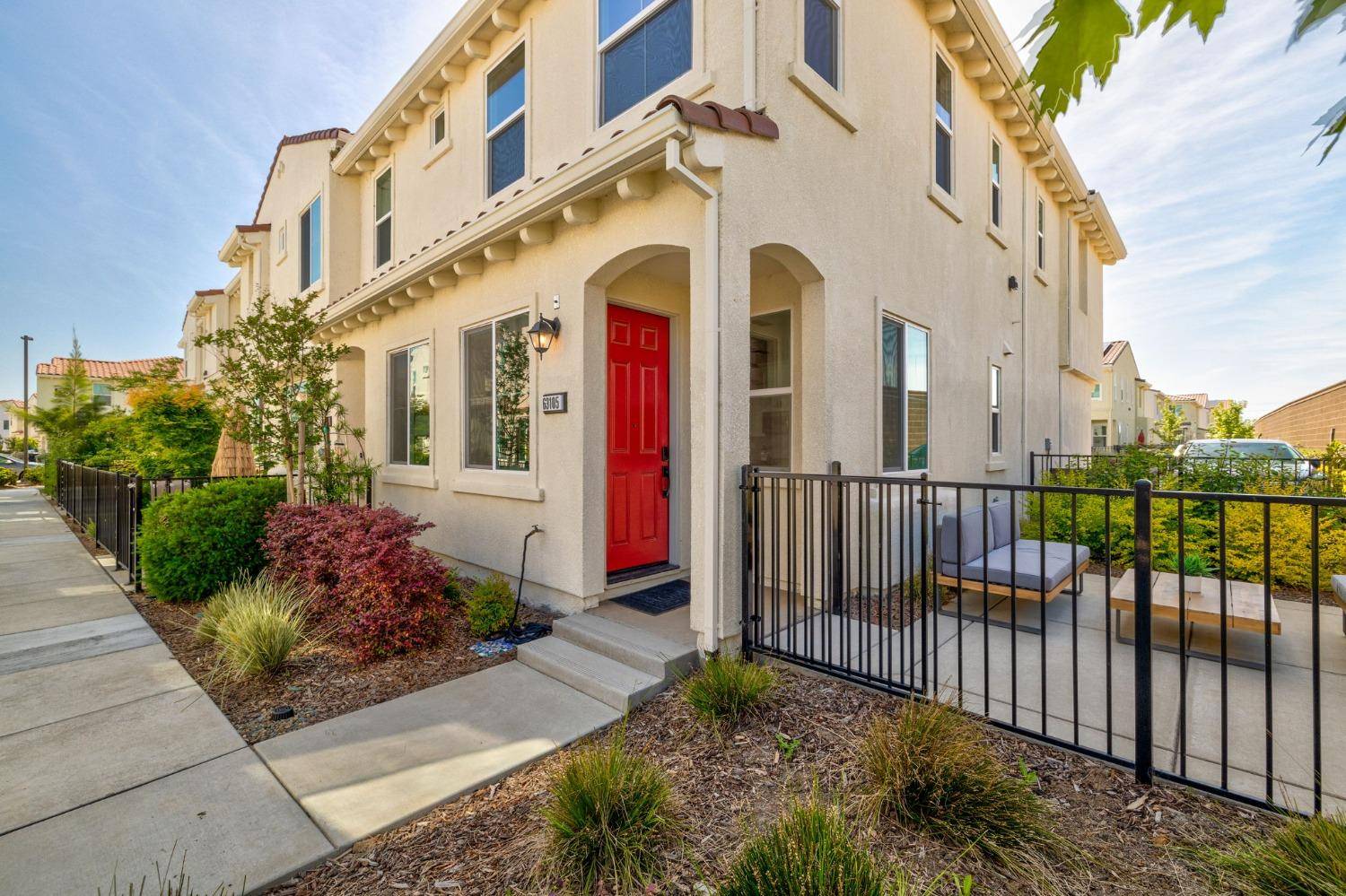 Sacramento, CA 95835,5301 E Commerce WAY #63105