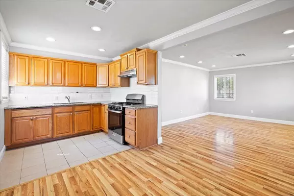 Stockton, CA 95206,450 Howard ST