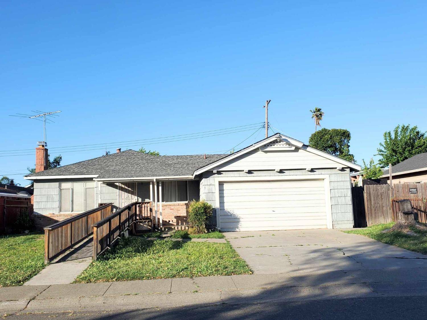 Sacramento, CA 95823,5215 Corvet Way