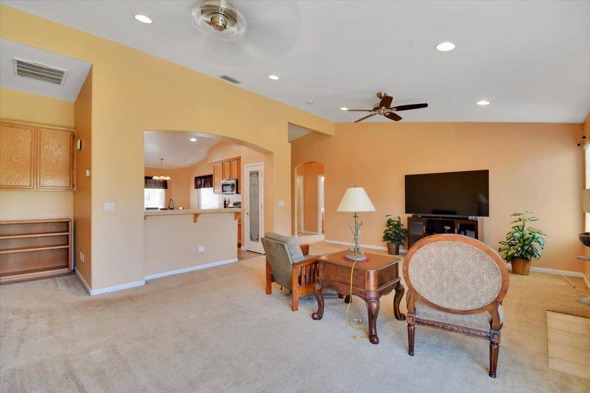 Wheatland, CA 95692,405 NIGHTINGALE CT