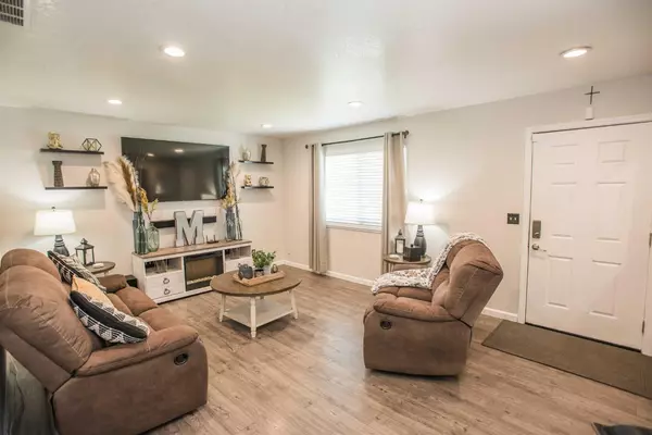 8635 Hummingbird WAY Elk Grove, CA 95624