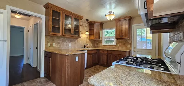 Auburn, CA 95603,300 Foresthill AVE