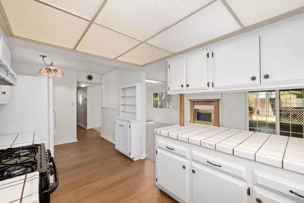 Sacramento, CA 95826,8979 Eagleson CT