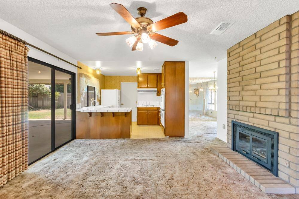 Elk Grove, CA 95624,9513 2nd AVE