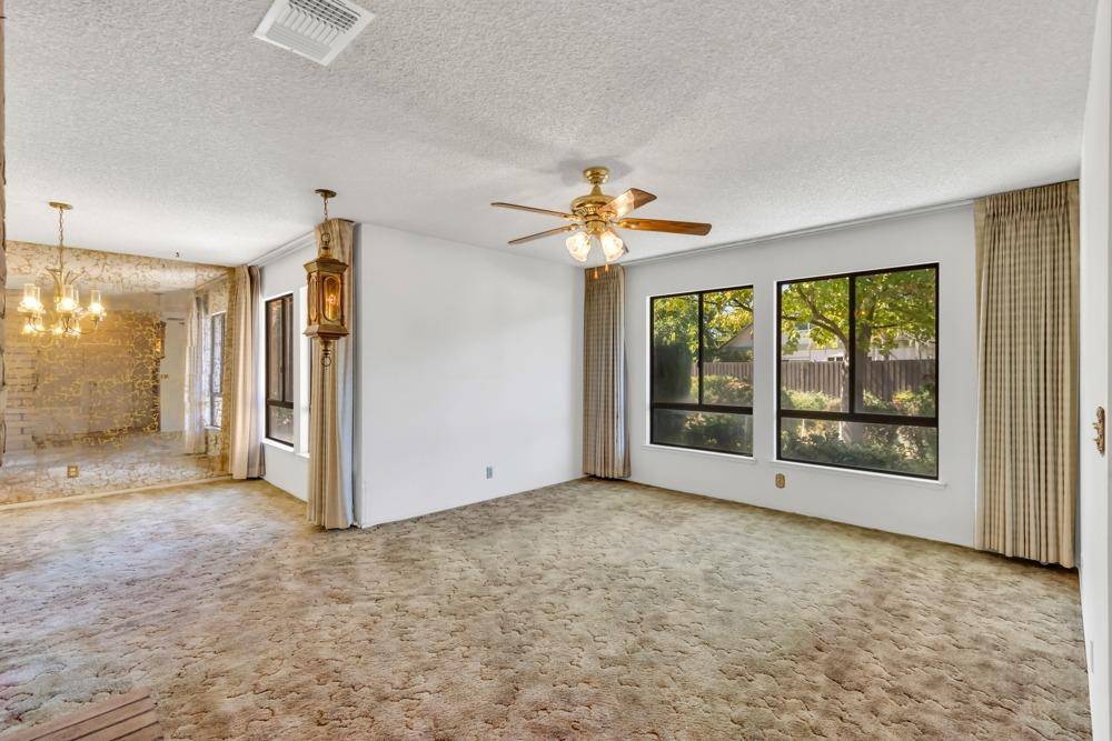 Elk Grove, CA 95624,9513 2nd AVE
