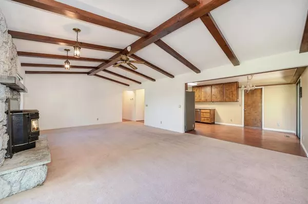 Auburn, CA 95602,12243 Torrey Pines DR
