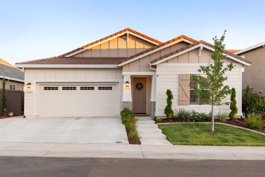 2832 Broken Bit LN, Rocklin, CA 95765