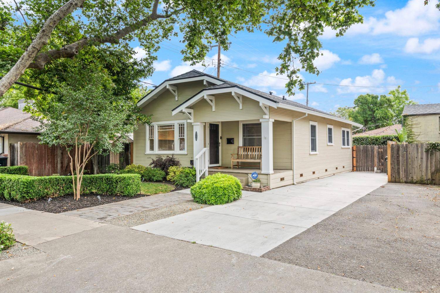 2125 39th ST, Sacramento, CA 95817