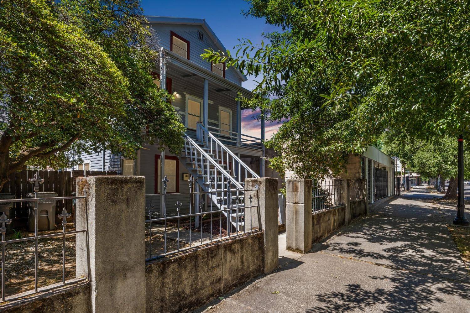 1218 F ST, Sacramento, CA 95814