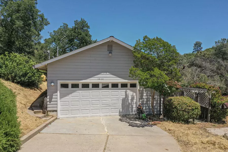 18161 Golden Oaks Drive, Jamestown, CA 95327