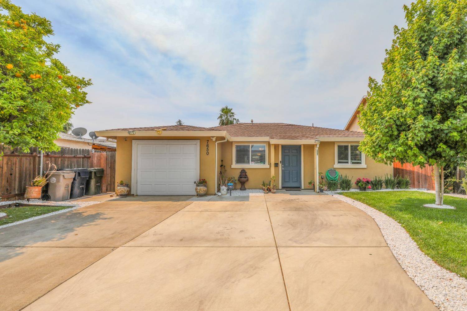 7650 17th AVE, Sacramento, CA 95820