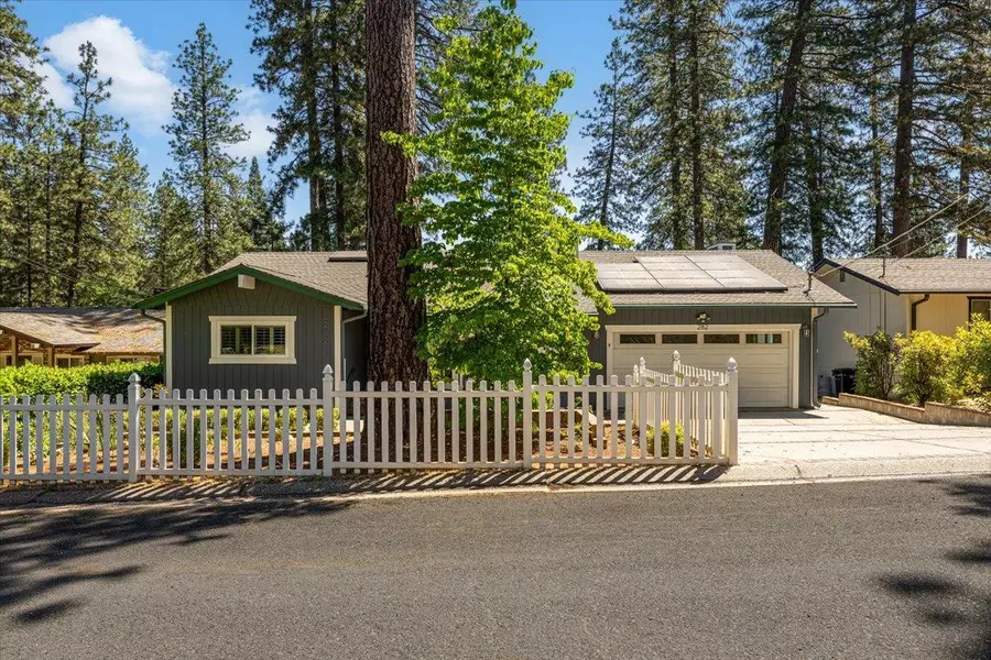 282 Cornwall AVE, Grass Valley, CA 95945