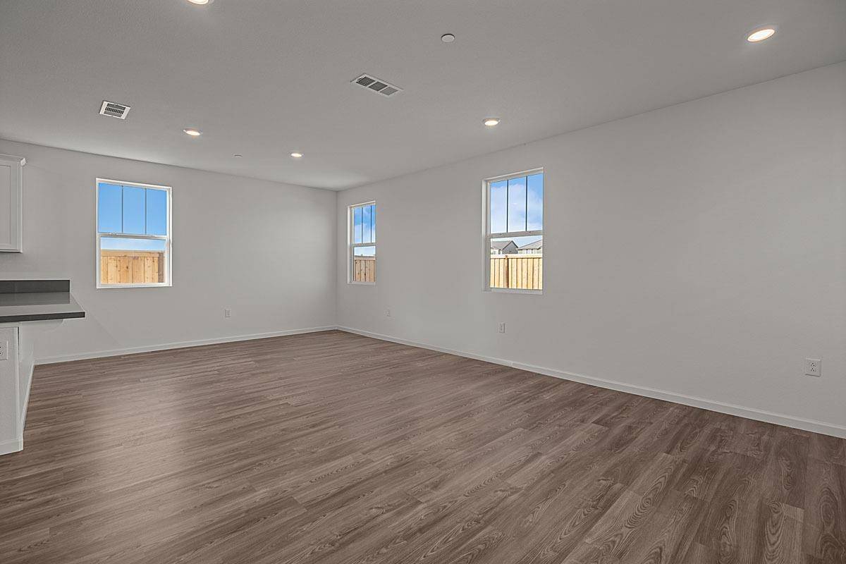 Lathrop, CA 95330,540 Spalding WAY