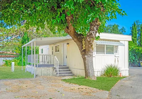 146 Lark ST, Penn Valley, CA 95946