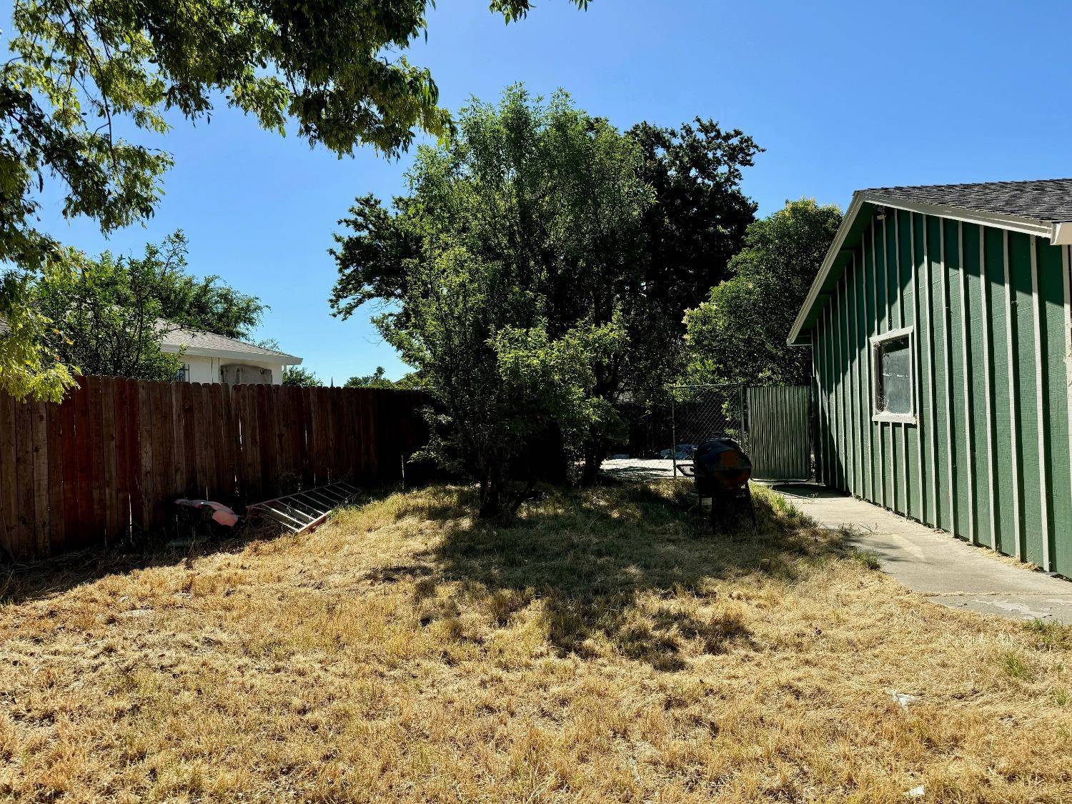 Sacramento, CA 95822,2121 51st  Avenue