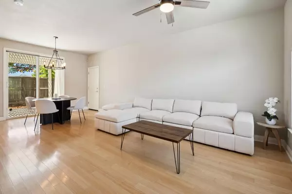 Sacramento, CA 95835,5417 Knotty Pine WAY