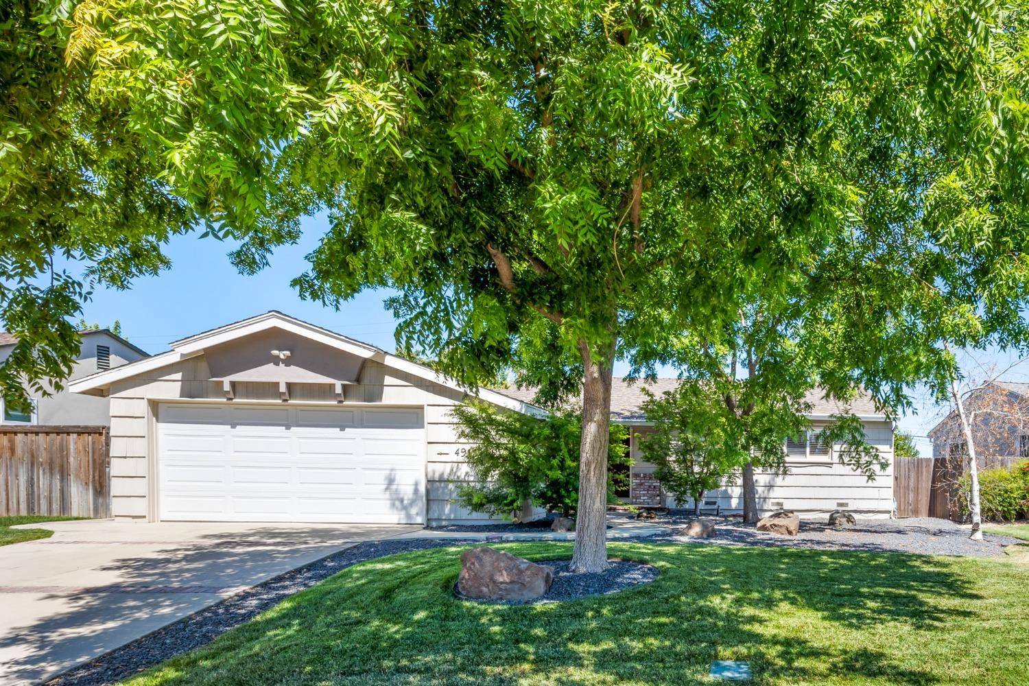 4915 H Pkwy, Sacramento, CA 95823