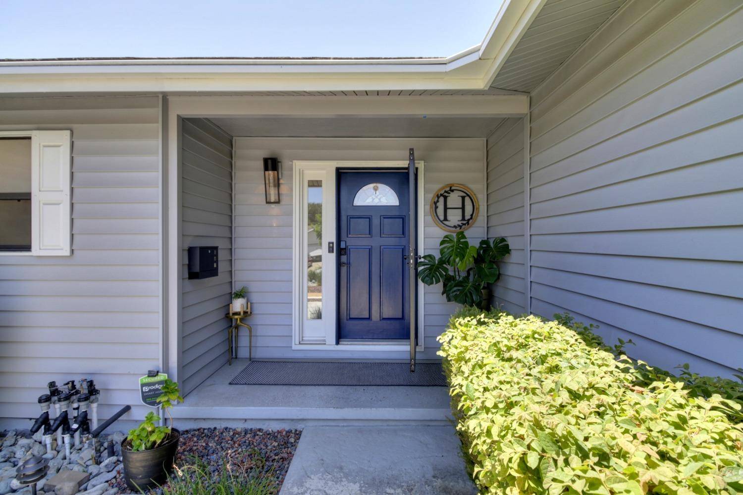 Sacramento, CA 95841,5412 Silver Strand WAY