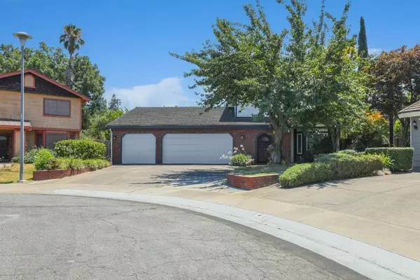 10 Gleneden CT, Sacramento, CA 95831