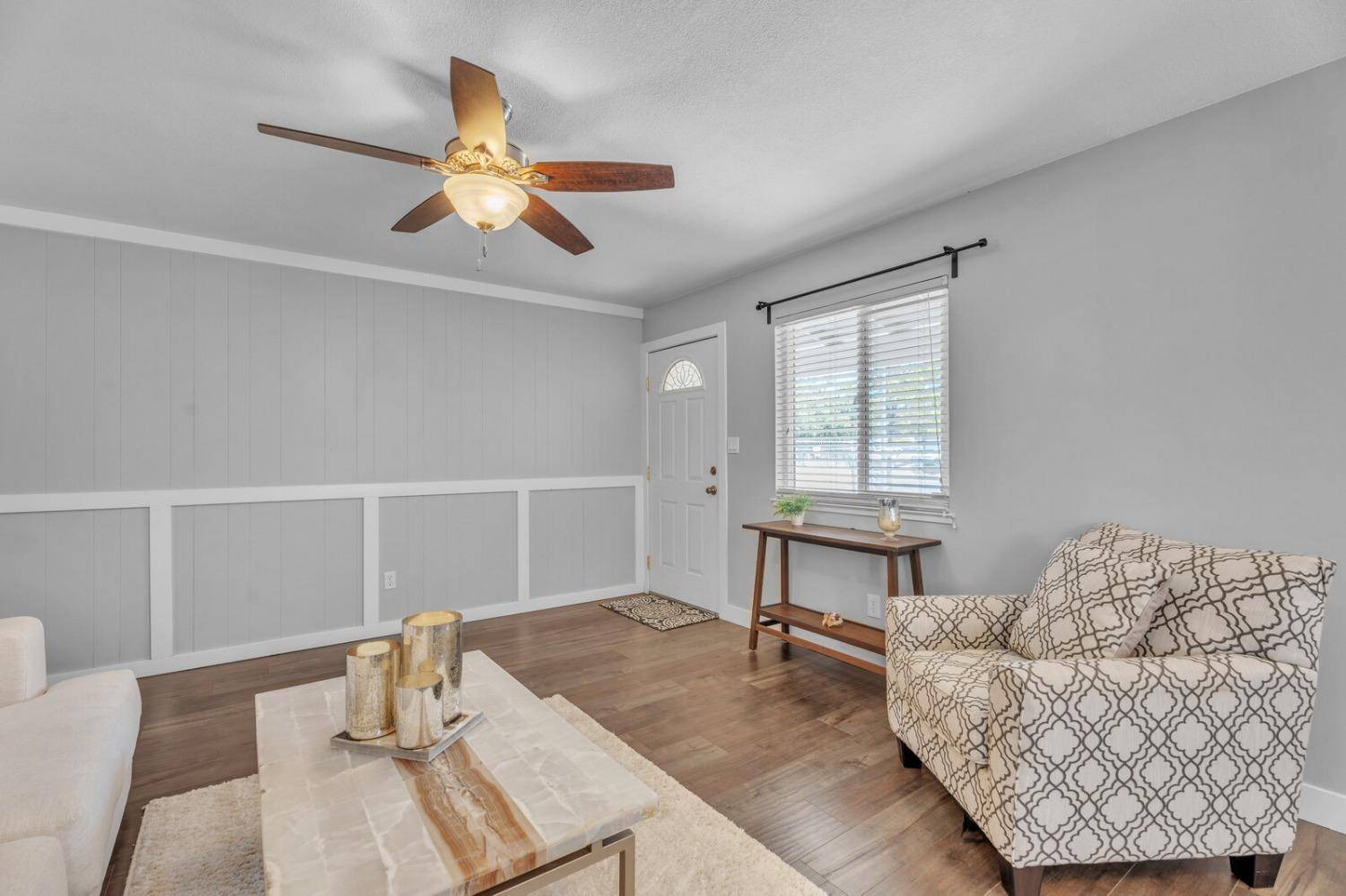 Sacramento, CA 95842,5823 HILLSDALE BLVD