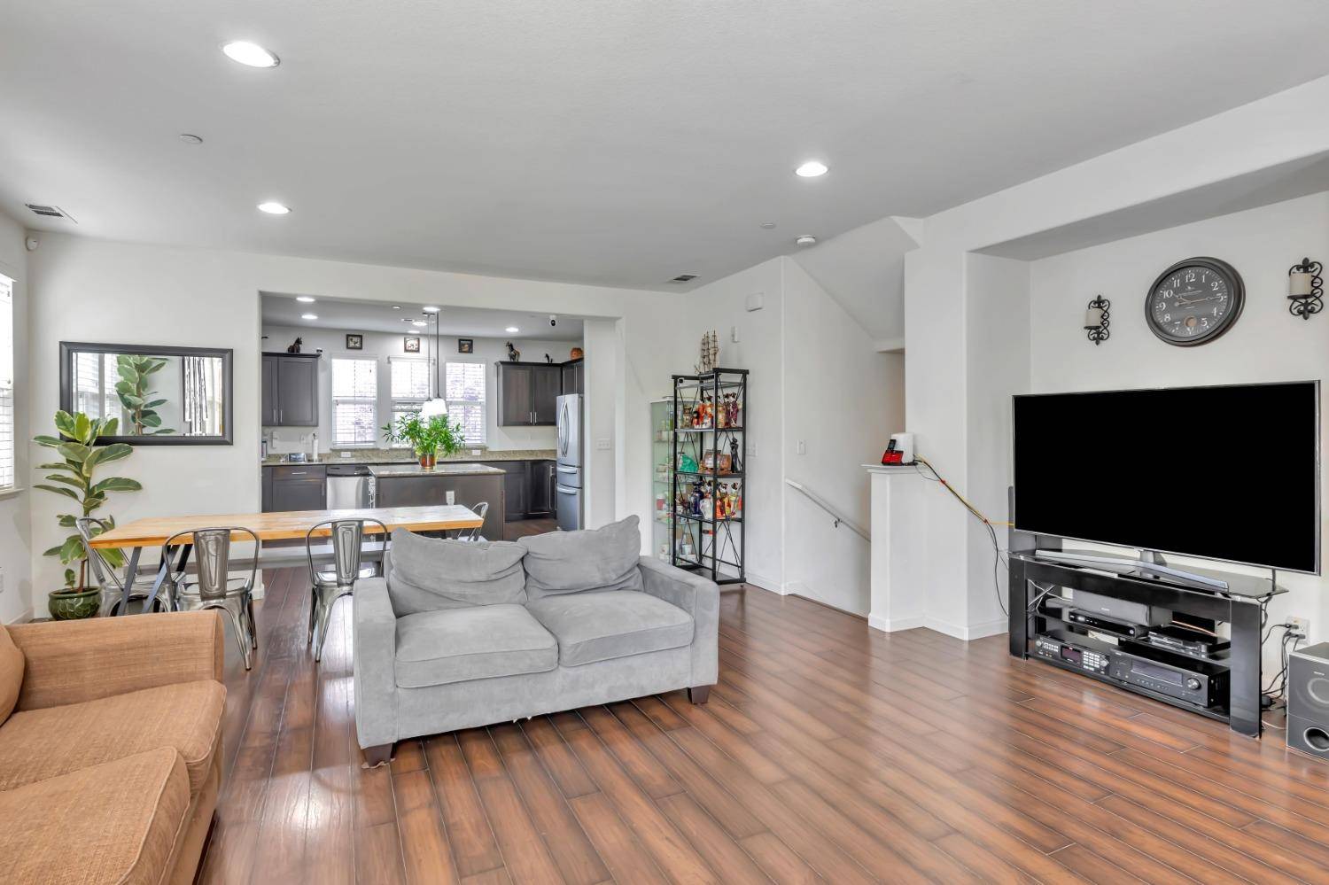 Hayward, CA 94541,1141 Martin Luther King DR