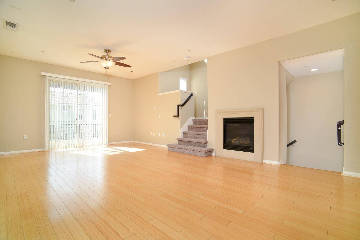 Sacramento, CA 95835,5301 E Commerce WAY #45106