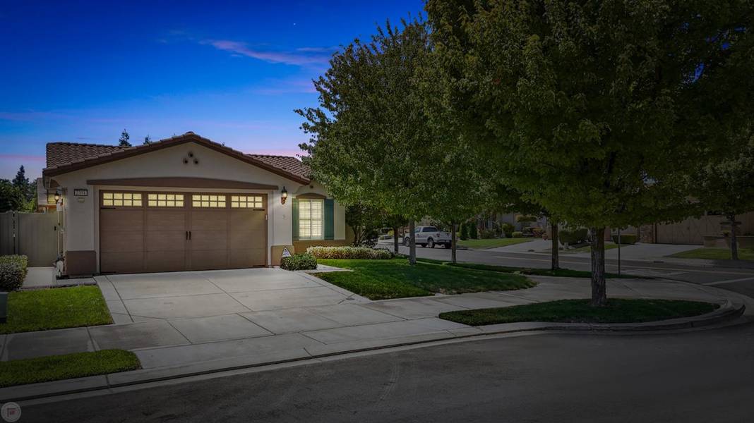 2351 Shadow Berry DR, Manteca, CA 95336