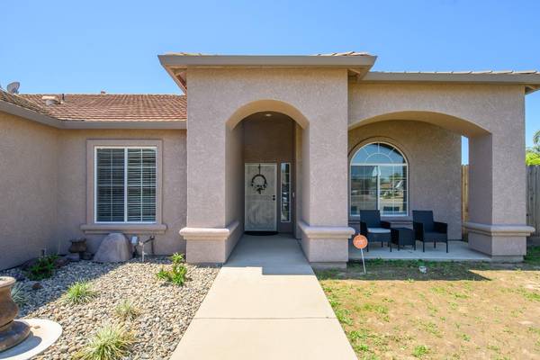 1701 Kit Fox DR, Hughson, CA 95326