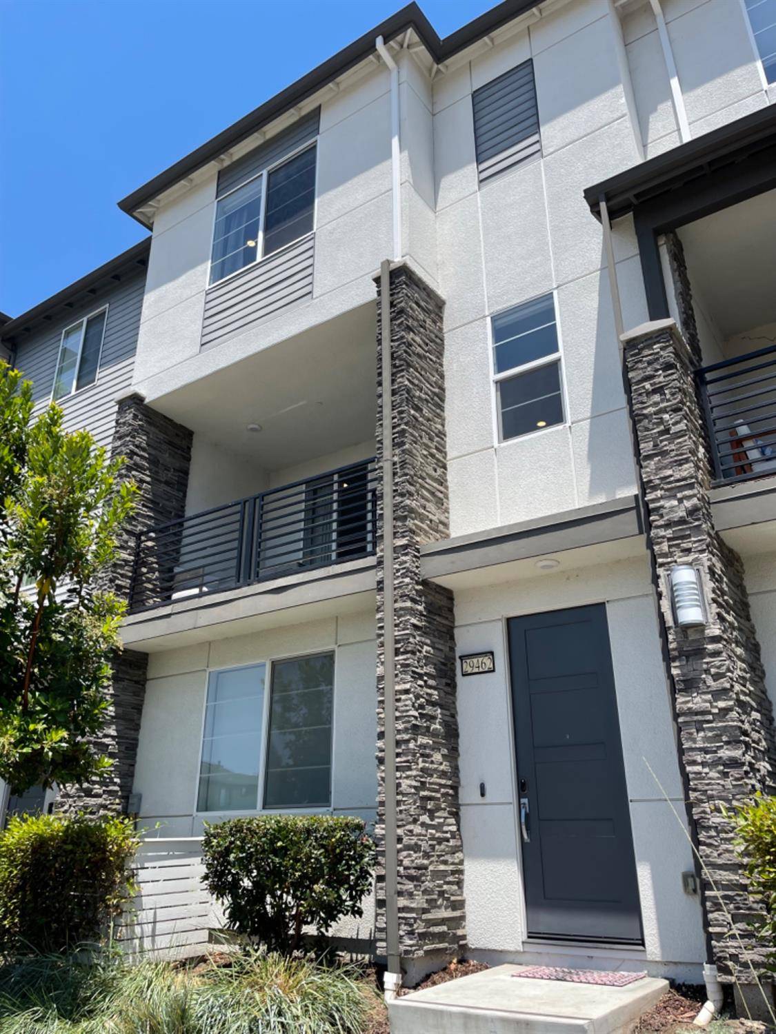 29462 Dixon ST, Hayward, CA 94544