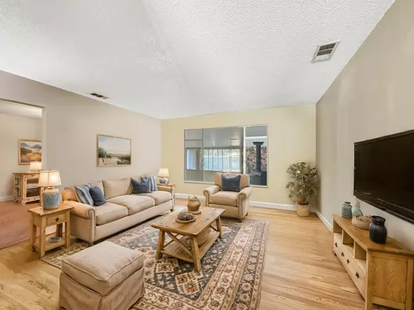 Carmichael, CA 95608,5024 North AVE