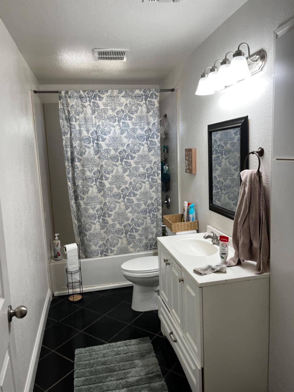 Rio Linda, CA 95673,7230 Manuel