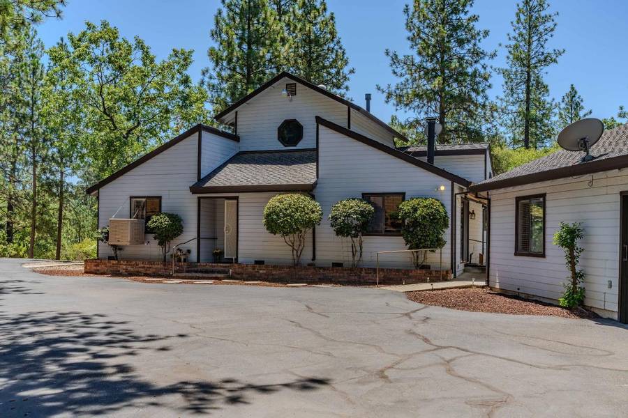 17025 Lorna LN, Pine Grove, CA 95665