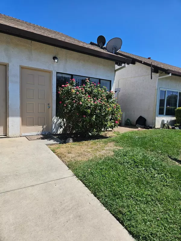 816 Illinois AVE #12, Los Banos, CA 93635