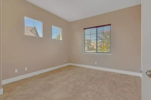 Los Banos, CA 93635,1812 Chert CT