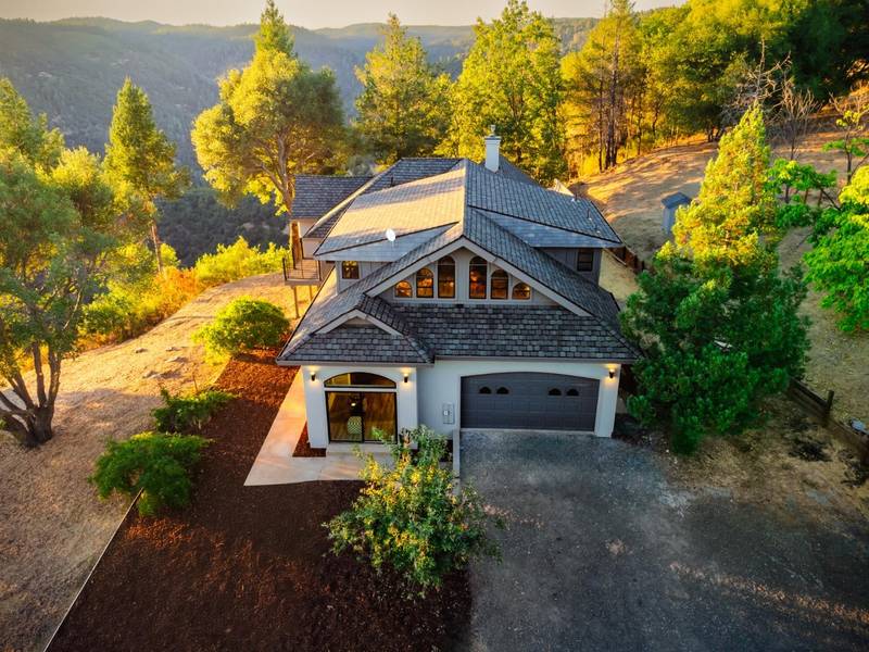 1000 Champagne LN, Placerville, CA 95667