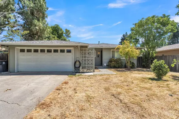 1800 Manzanita LN, Davis, CA 95618