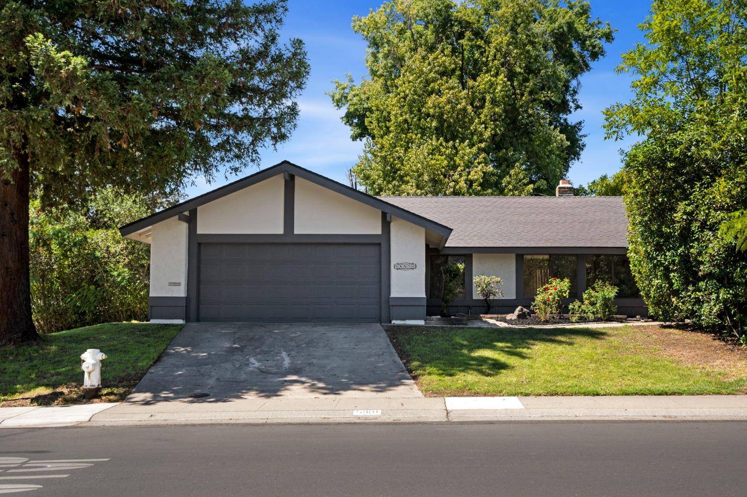 5801 Walnut AVE, Sacramento, CA 95841