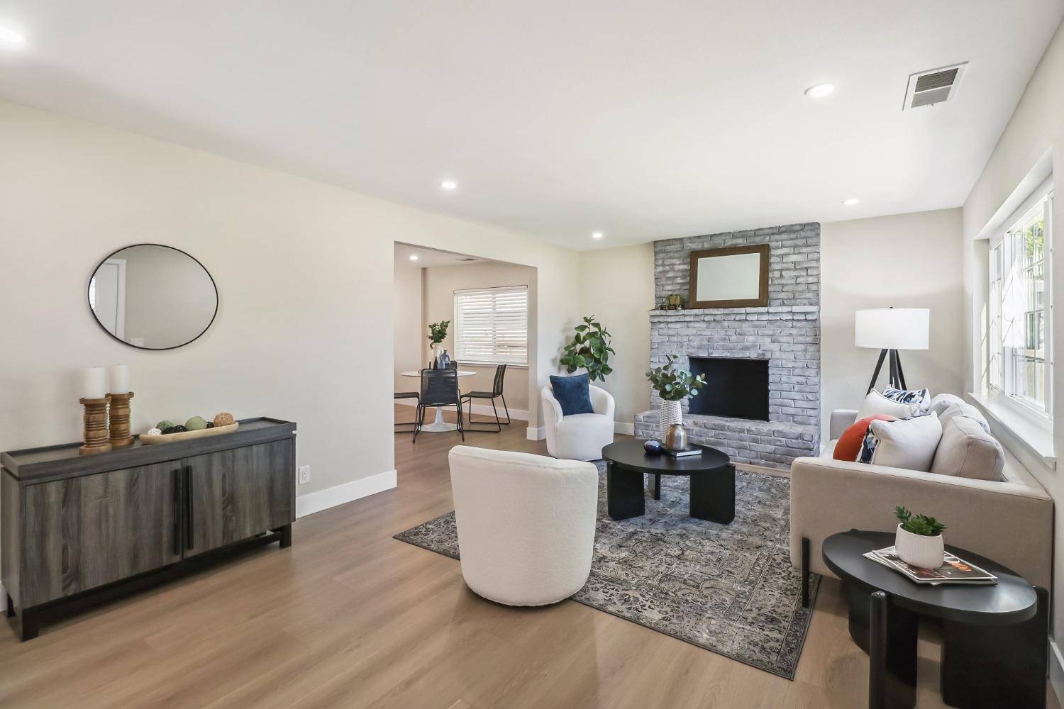 Sacramento, CA 95820,6571 Nielsen WAY