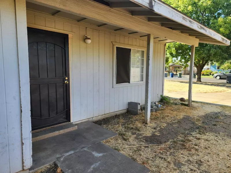 639 W 10th ST, Merced, CA 95341