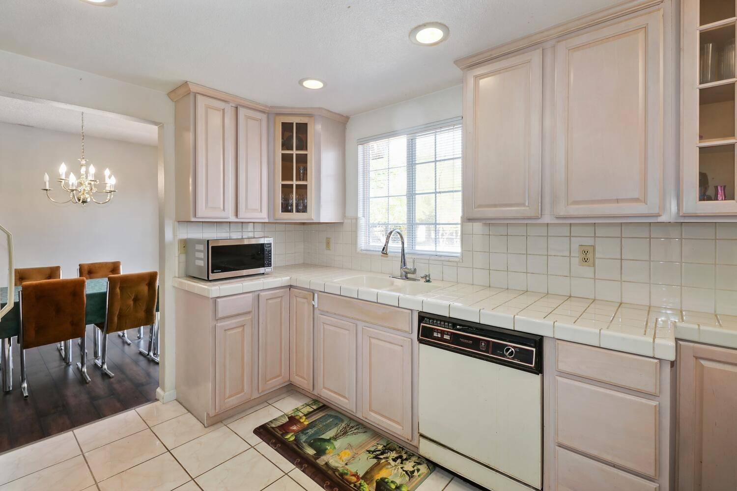 Sacramento, CA 95823,7347 Patero Circle